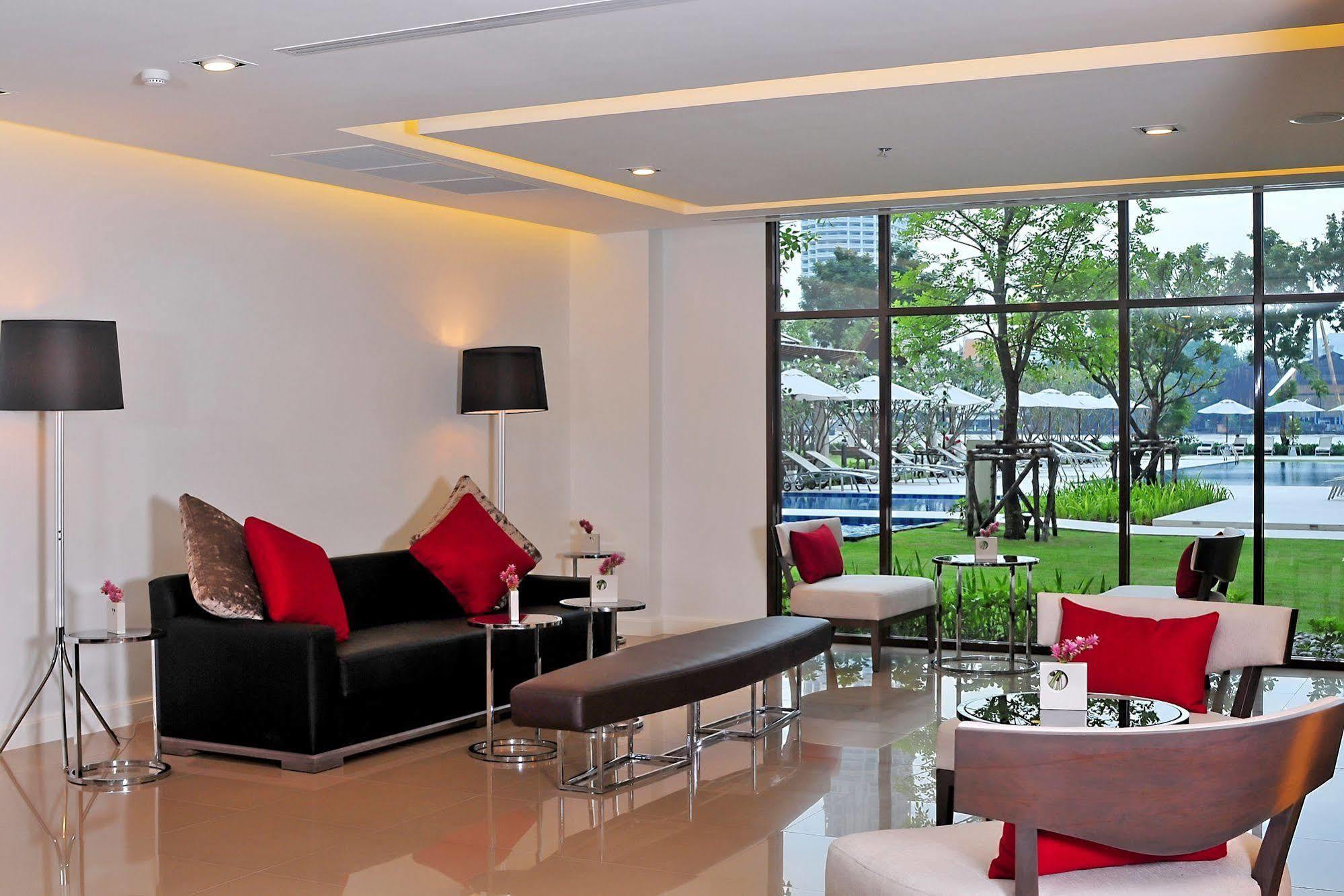 Ibis Riverside Khách sạn 3*